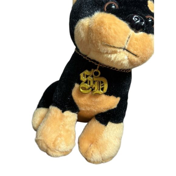 Snoop Dogg Plush Stuffed Doberman Dog w/ Chain Snoop on the Stoop Christmas Pup‎ - Picture 3 of 9